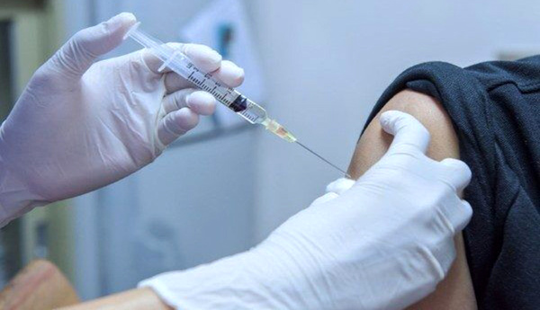 سرپرست روابط عمومی وزارت بهداشت:  واکسن های کرونا برای کودکان مورد تایید سازمان غذا و دارو است
