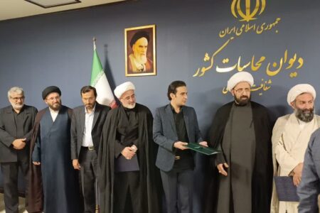 مراسم تودیع و معارفه رئیس جمعیت گفتمان انقلاب اسلامی قم برگزار شد