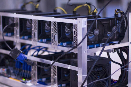 توقيف 20 دستگاه ماينر قاچاق در قم