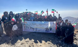 صعود کوهنوردان قمی به «بام خراسان»