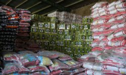 کشف انواع مواد خوراکی قاچاق از يک سوپرمارکت